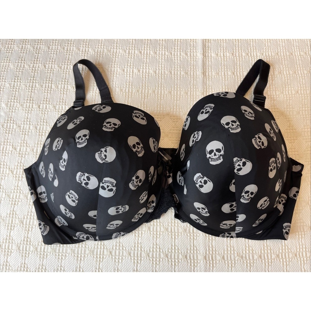 Torrid Curve Skulls Underwire Full Coverage Bra Sz 44DDD Goth Skeleton Halloween